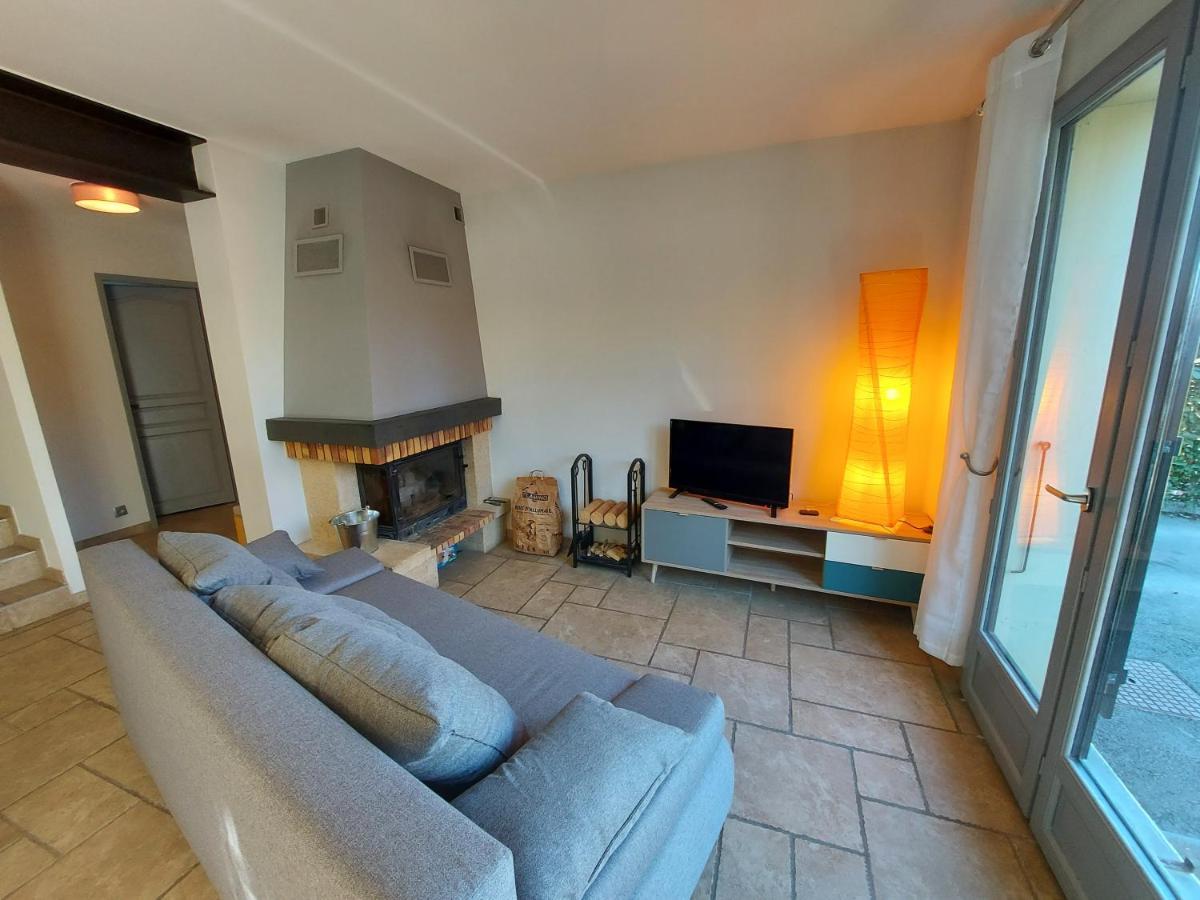 סנט-ז'וריו Entre Lac Et Montagne, Chaleureuse Maison 3 Pieces Avec Tres Belle Vue Lac D'Annecy. Terrasse, Jardin, Parking, Cheminee, Barbecue …. מראה חיצוני תמונה