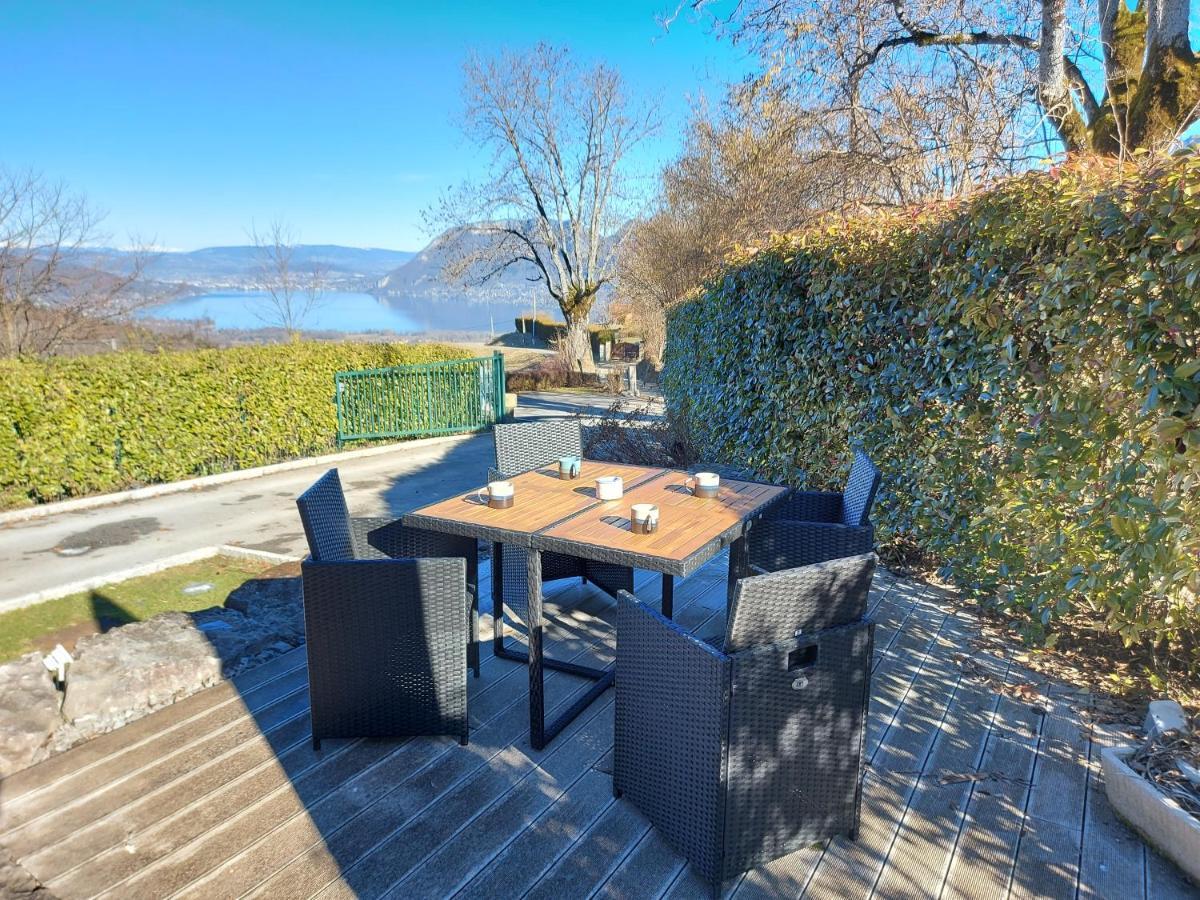 סנט-ז'וריו Entre Lac Et Montagne, Chaleureuse Maison 3 Pieces Avec Tres Belle Vue Lac D'Annecy. Terrasse, Jardin, Parking, Cheminee, Barbecue …. מראה חיצוני תמונה