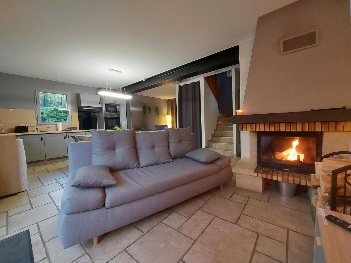 סנט-ז'וריו Entre Lac Et Montagne, Chaleureuse Maison 3 Pieces Avec Tres Belle Vue Lac D'Annecy. Terrasse, Jardin, Parking, Cheminee, Barbecue …. מראה חיצוני תמונה